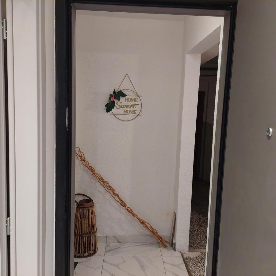 Budget Apartment To The Center 1 سالونيك المظهر الخارجي الصورة